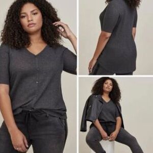 Torrid short sleeve rib knit